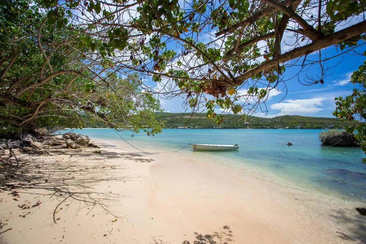 Mais Oui Villa Discovery Bay